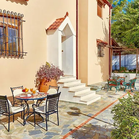 With Private Swimming Pool Villa Karteros